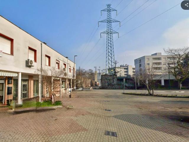Locale Commerciale in vendita a Cinghio, Sorbolo