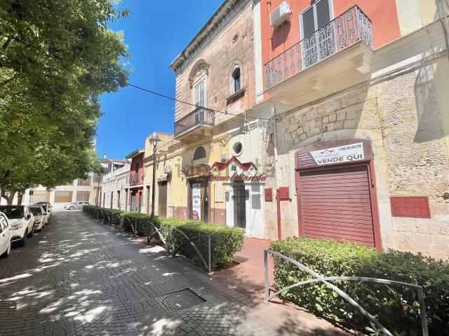 Locale Commerciale in vendita a Valenzano San Lorenzo, Puglia
