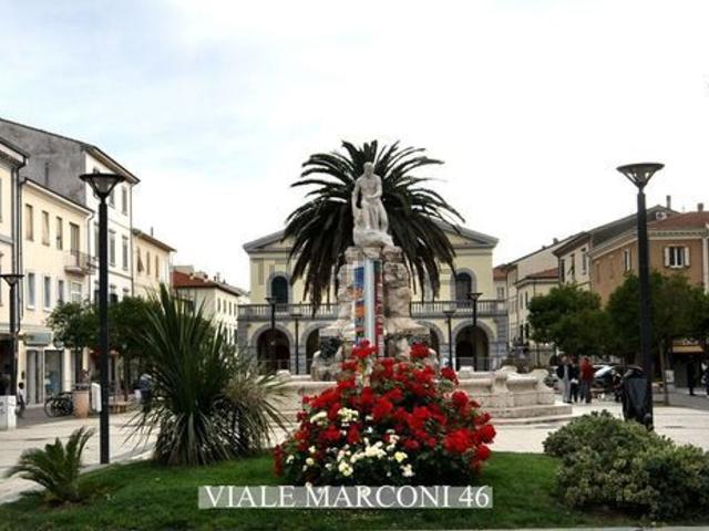 Locale Commerciale in vendita a Cecina, Toscana