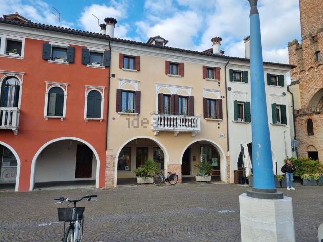 Locale Commerciale in vendita a Noale, Veneto