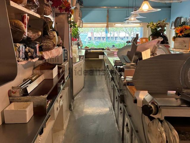 Locale Commerciale in vendita a San Felice, Segrate