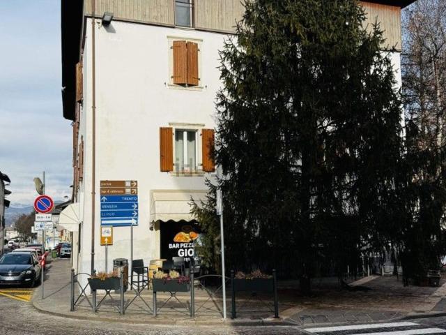 Locale Commerciale in vendita a Comunità Alta Valsugana e Bersntol, Caldonazzo