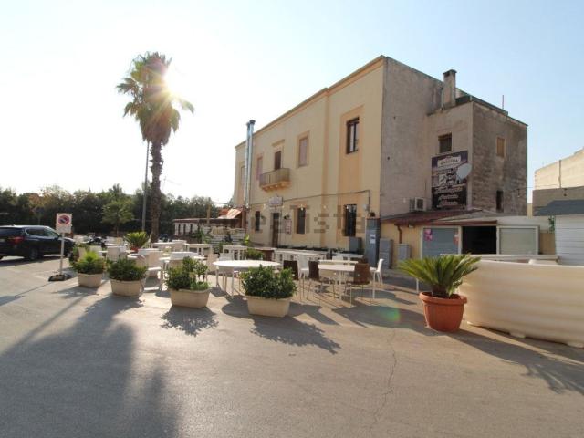 Locale Commerciale in vendita a Villa Castelli