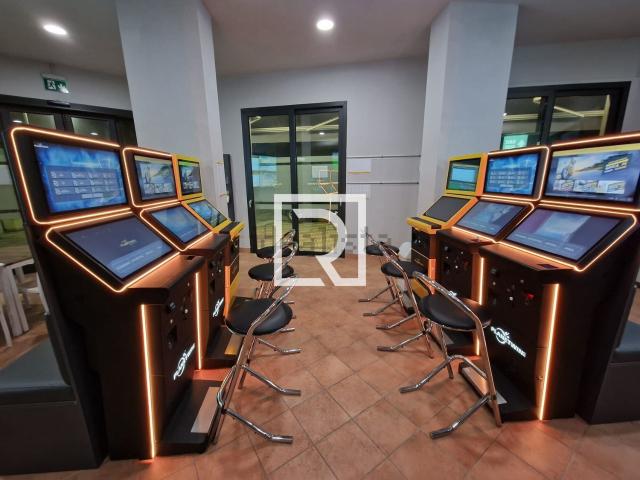 Locale Commerciale in vendita a Bellaria, Reggio Emilia