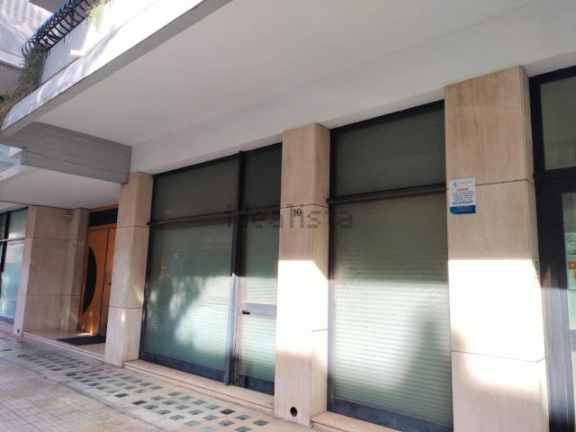 Locale Commerciale in vendita a Puglia, Lecce