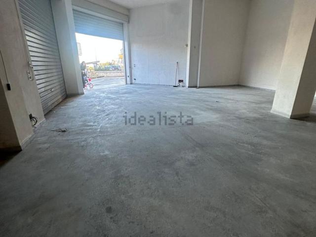 Locale Commerciale in vendita a Puglia, Brindisi