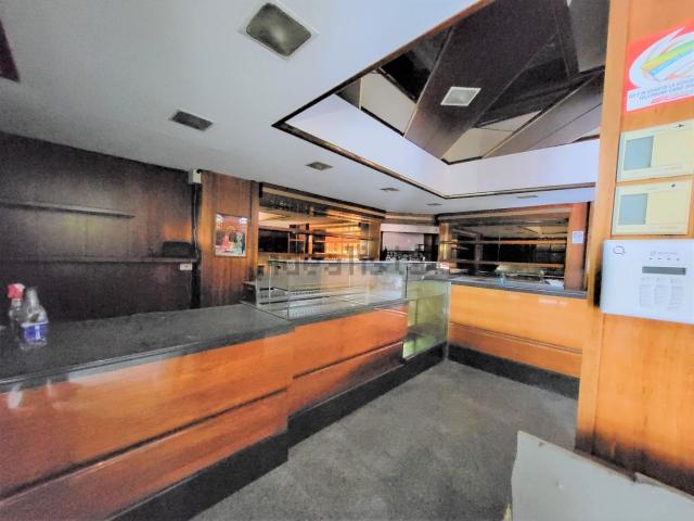 Locale Commerciale in vendita a Monserrato, Cala Di Volpe