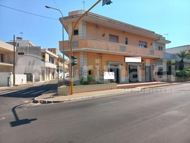 Locale Commerciale in vendita a Puglia, Lecce