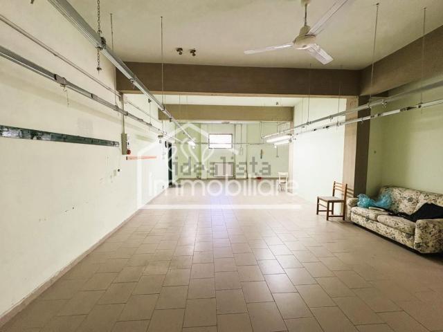 Locale Commerciale in vendita a Unione dei Comuni Circondario dell'Empolese Valdelsa, Empoli