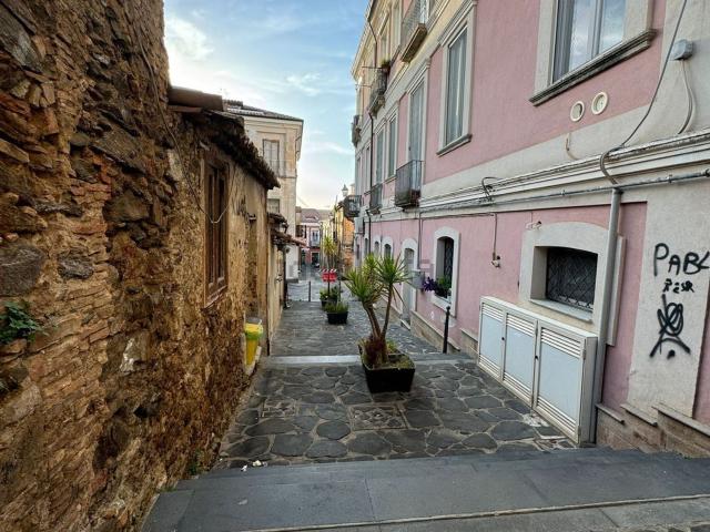 Locale Commerciale in vendita a Carmine, Calabria