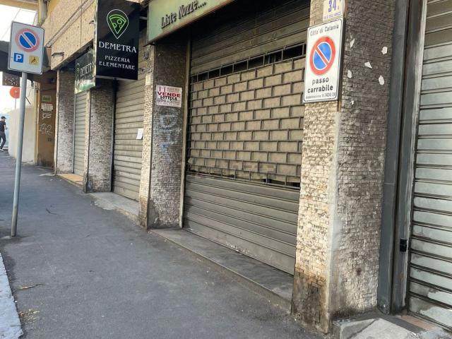 Locale Commerciale in vendita a Picanello-Ognina-Barriera-Canalicchio, Catania