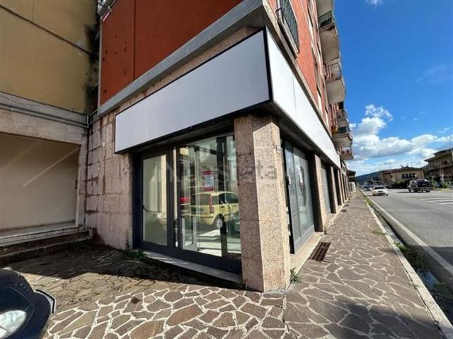 Locale Commerciale in vendita a Comunità montana della valle Trompia, Villa Carcina
