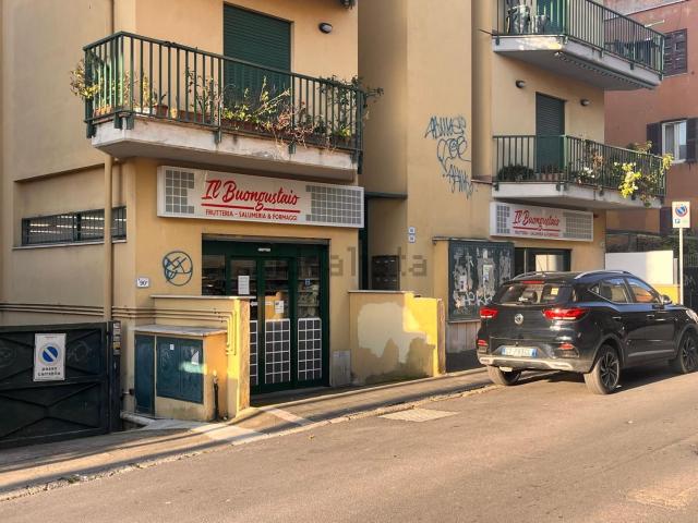 Locale Commerciale in vendita a Borgo Medievale, Roma Capitale