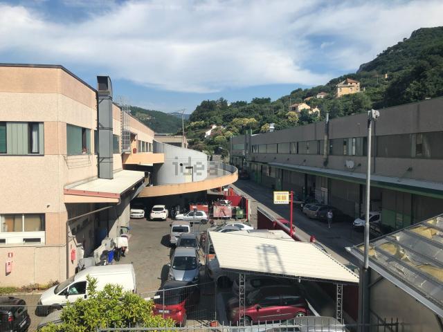 Locale Commerciale in vendita a Finale Ligure, Liguria