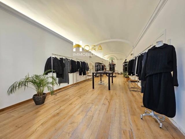 Locale Commerciale in vendita a Oltrarno, Firenze