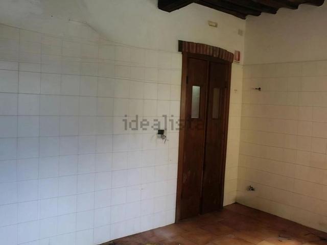 Locale Commerciale in vendita a Unione dei comuni Media Valle del Serchio, Borgo A Mozzano