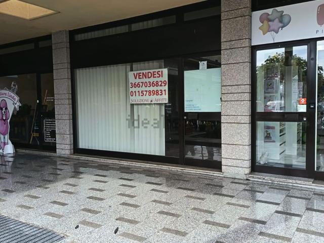 Locale Commerciale in vendita a Piemonte, Torino