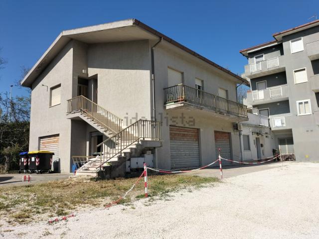 Locale Commerciale in vendita a San Vito Chietino, Abruzzo