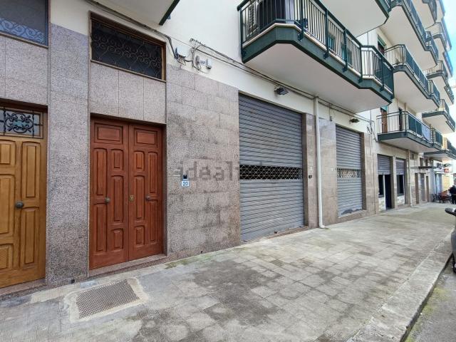 Locale Commerciale in vendita a Ostuni, Brindisi