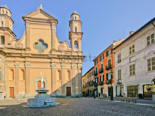 Locale Commerciale in vendita a Piemonte, Alessandria