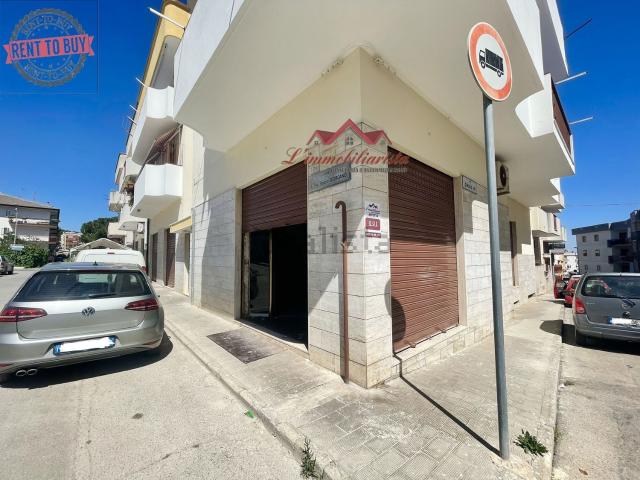 Locale Commerciale in vendita a Puglia, Bari