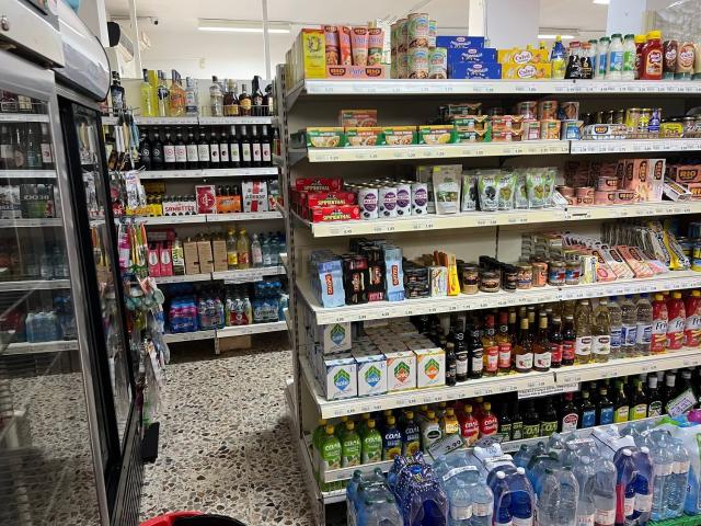 Locale Commerciale in vendita a Unione dei Comuni della Val Vibrata, Alba Adriatica