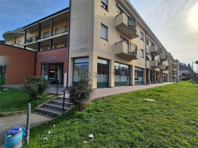 Locale Commerciale in vendita a Maccio, Villa Guardia