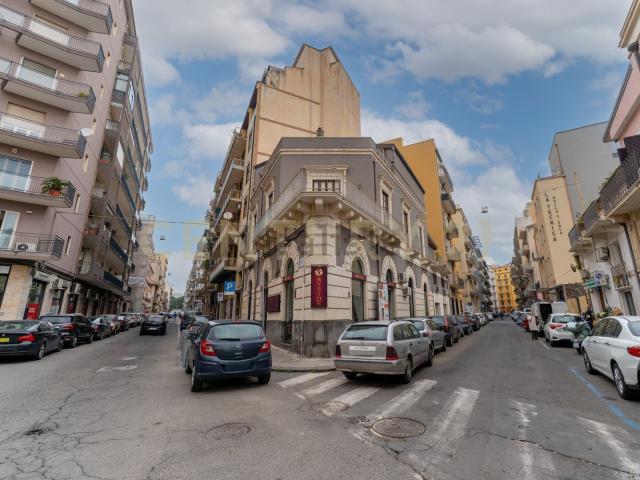 Locale Commerciale in vendita a Borgo-Sanzio, Catania