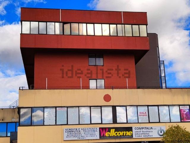Locale Commerciale in vendita a Soave, Veneto