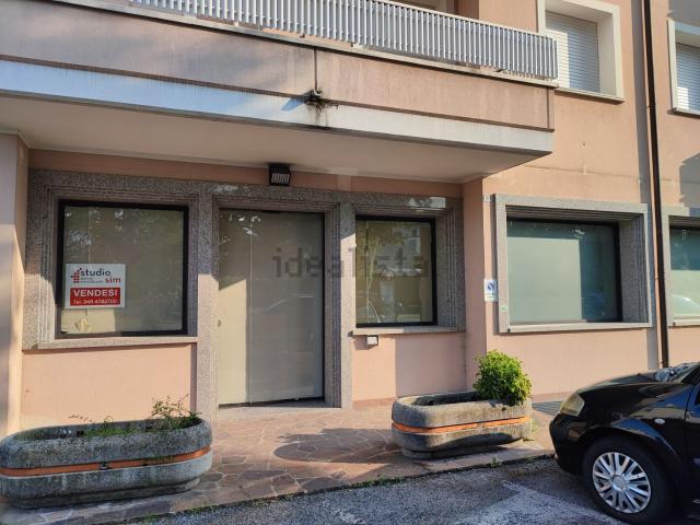 Locale Commerciale in vendita a Codroipo, Friuli-Venezia Giulia