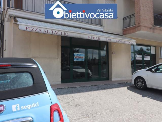 Locale Commerciale in vendita a Unione dei Comuni della Val Vibrata, Corropoli