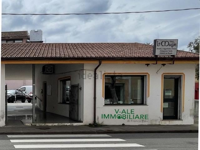 Locale Commerciale in vendita a Macomer, Sardigna/Sardegna