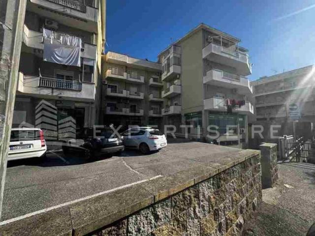 Locale Commerciale in vendita a Monforte San Giorgio, Sicilia