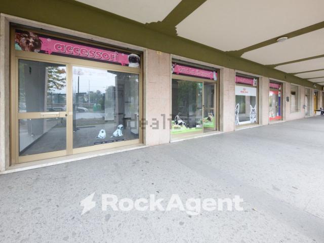 Locale Commerciale in vendita a Piemonte, Alessandria