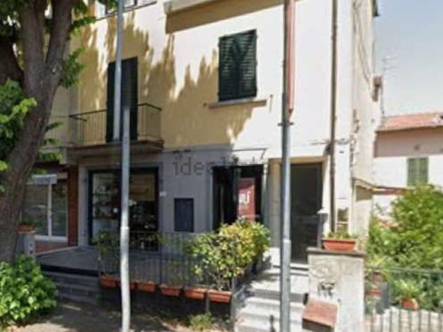 Locale Commerciale in vendita a Lo Sperone, Pistoia
