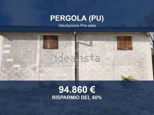Locale Commerciale in vendita a Fenigli, Marche