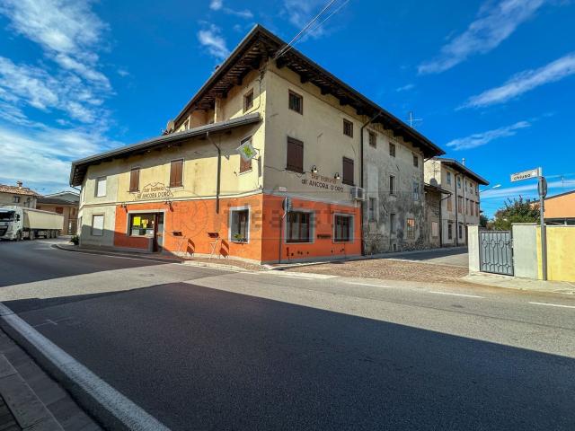 Locale Commerciale in vendita a Pavia Di Udine, Friuli-Venezia Giulia