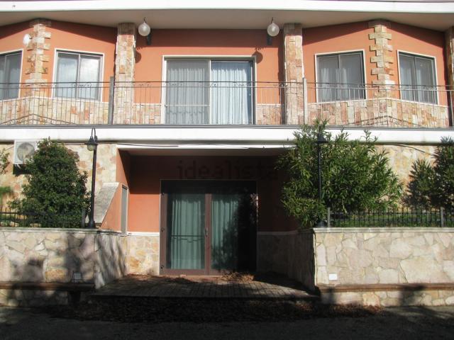Locale Commerciale in vendita a Puglia, Foggia