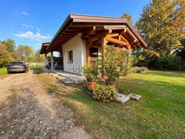 Locale Commerciale in vendita a Palazzolo Dello Stella, Friuli-Venezia Giulia