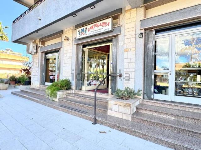 Locale Commerciale in vendita a Presicce, Puglia