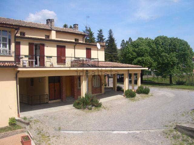 Locale Commerciale in vendita a Casteggio, Lombardia