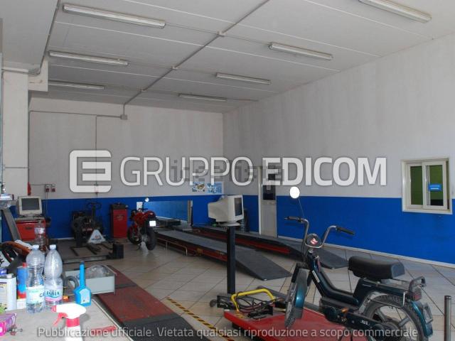 Locale Commerciale in vendita a Terni, Umbria