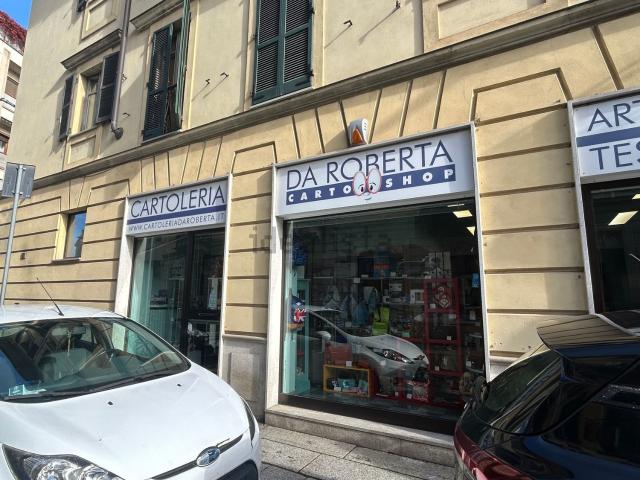 Locale Commerciale in vendita a Piemonte, Alessandria