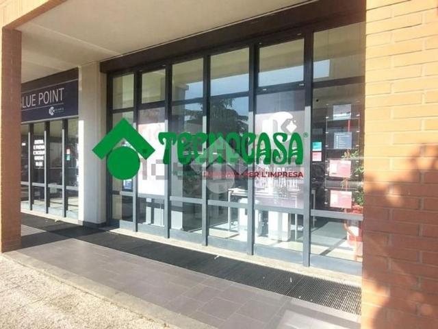 Locale Commerciale in vendita a Mantignano, Firenze