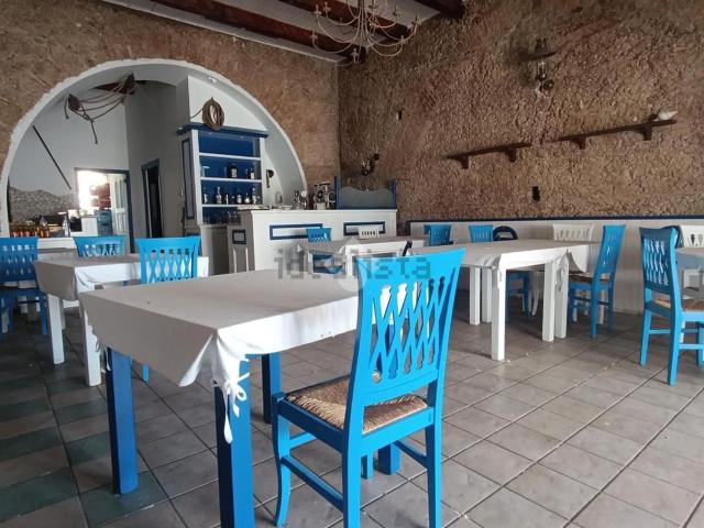 Locale Commerciale in vendita a Calabria, Catanzaro