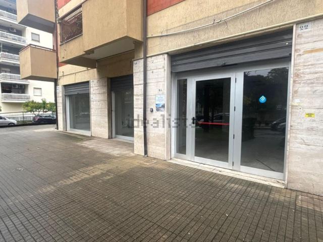 Locale Commerciale in vendita a Quartiere Tribunale, Calabria