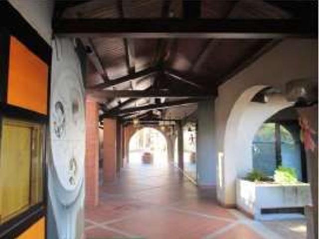 Locale Commerciale in vendita a Gaiarine, Veneto