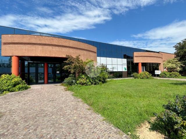 Locale Commerciale in vendita a Poncarale, Lombardia