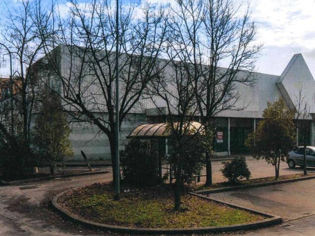 Locale Commerciale in vendita a Unione della Romagna Faentina, Faenza