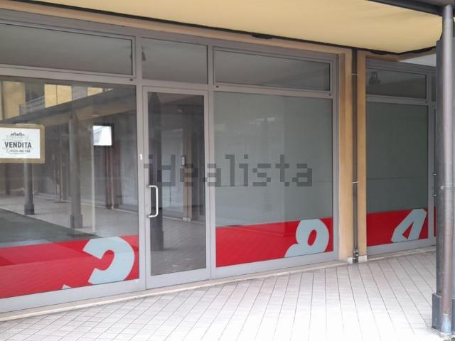 Locale Commerciale in vendita a Castel San Giovanni, Reggio Emilia